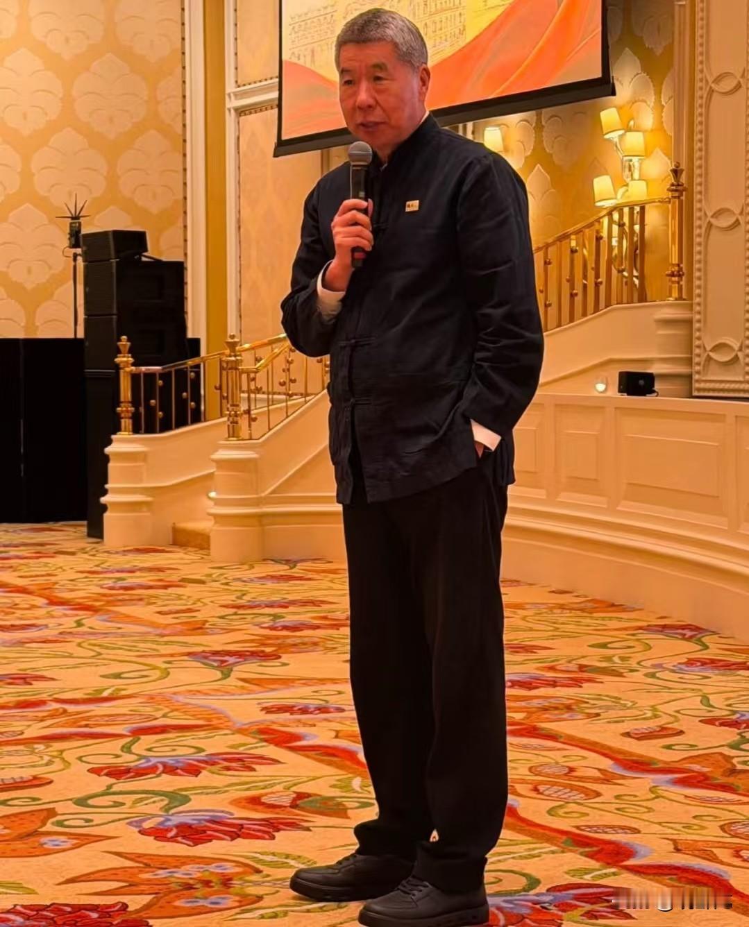 张亚中今天（8月20号）发文表示“真正的认同，不应来自强迫；真正长久的和平，也不