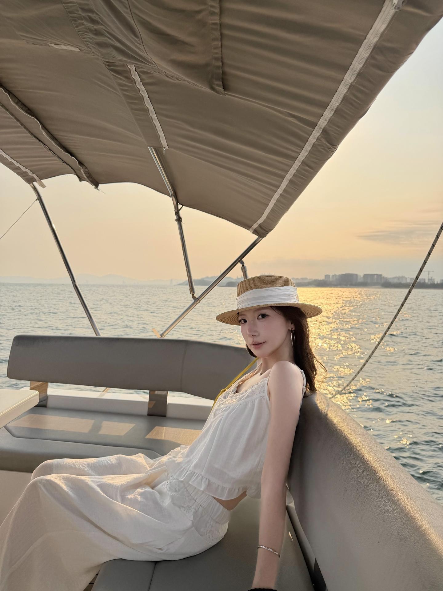 🏖️see the sea.