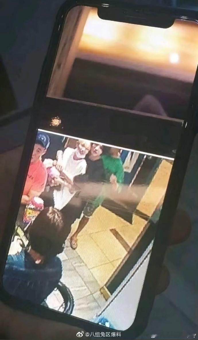bts惊天动地的豆德 捞起的唇钉好像是和纹身师嫂子一起打的 