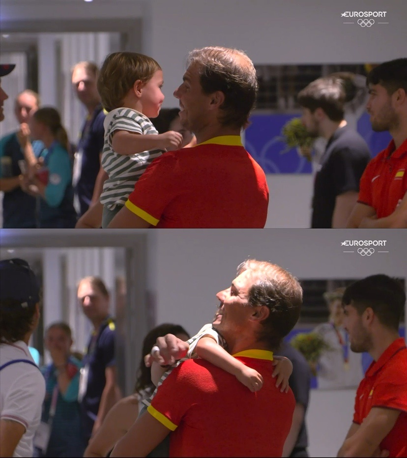 豆子登场之前要先抱娃，双打第二轮加油啦💪🔥#2024年巴黎奥运会# ​​​