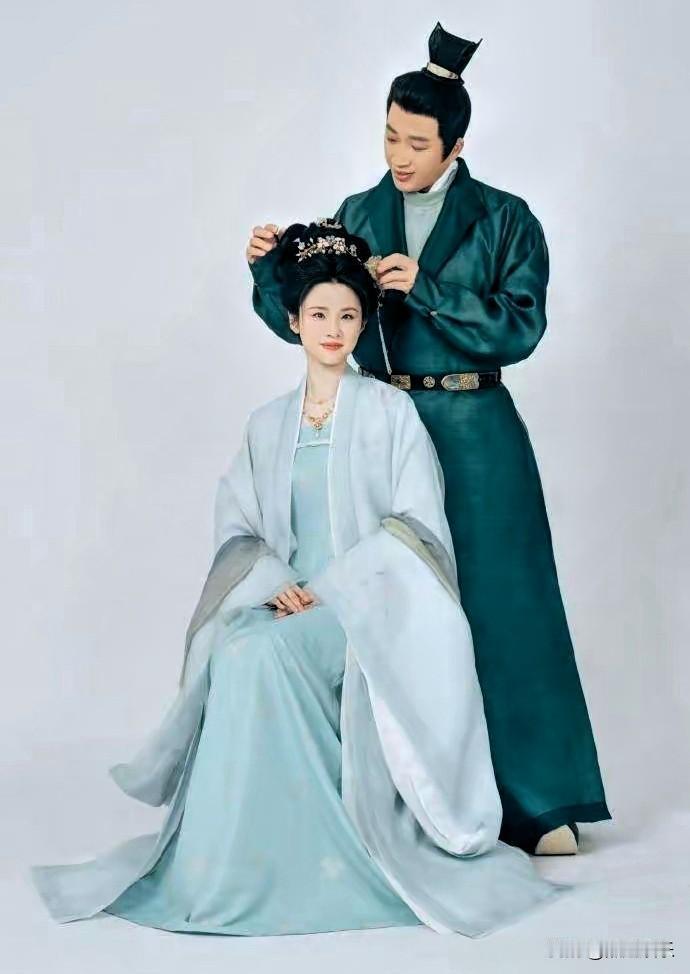 近日，于正时隔20多年复出拍戏的消息引发热议。他在古装言情剧《金吾不禁》中饰演定