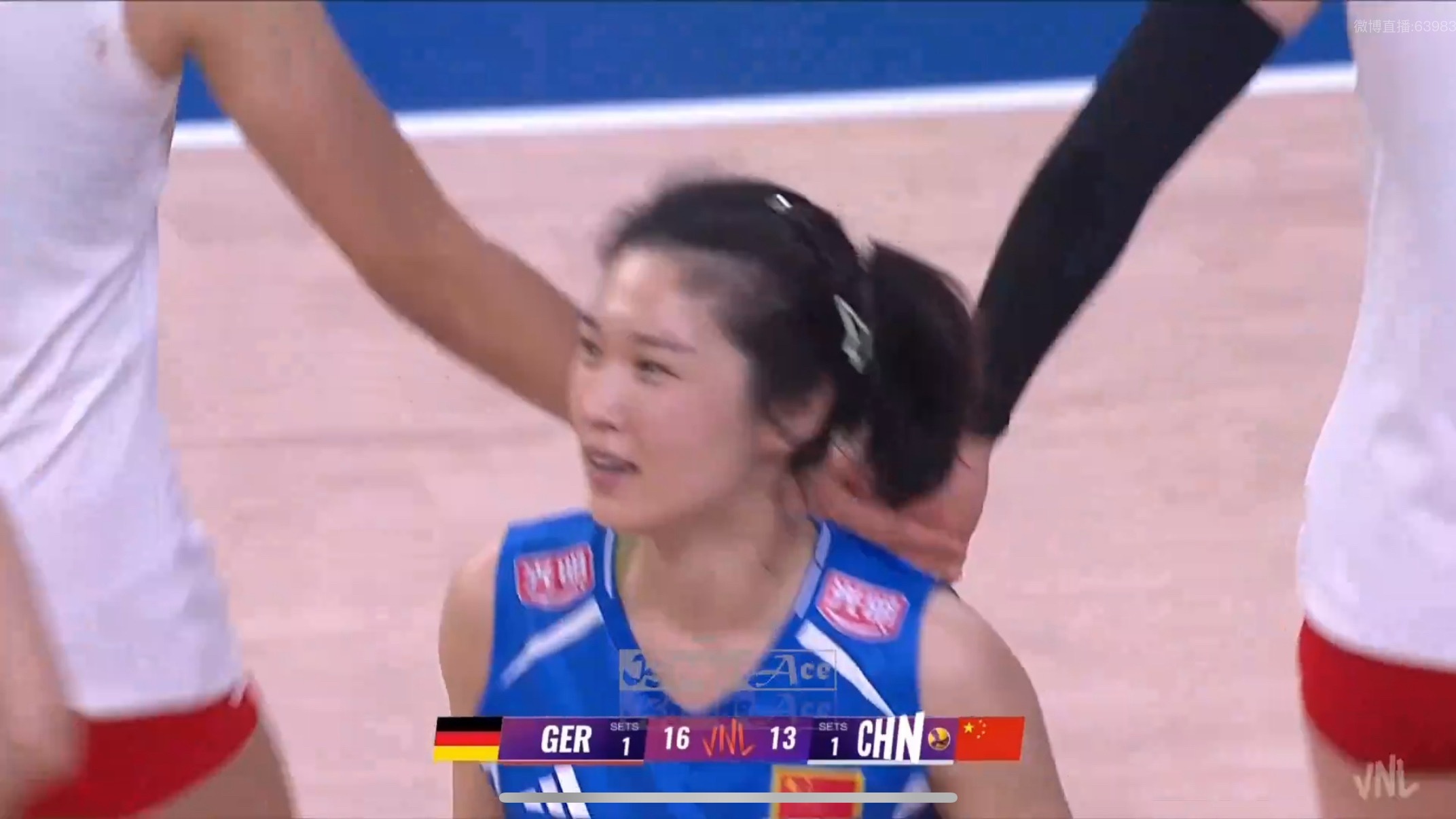 中国女排vs德国女排又看到了王梦洁的神之一戳我笑得啊啊啊啊 