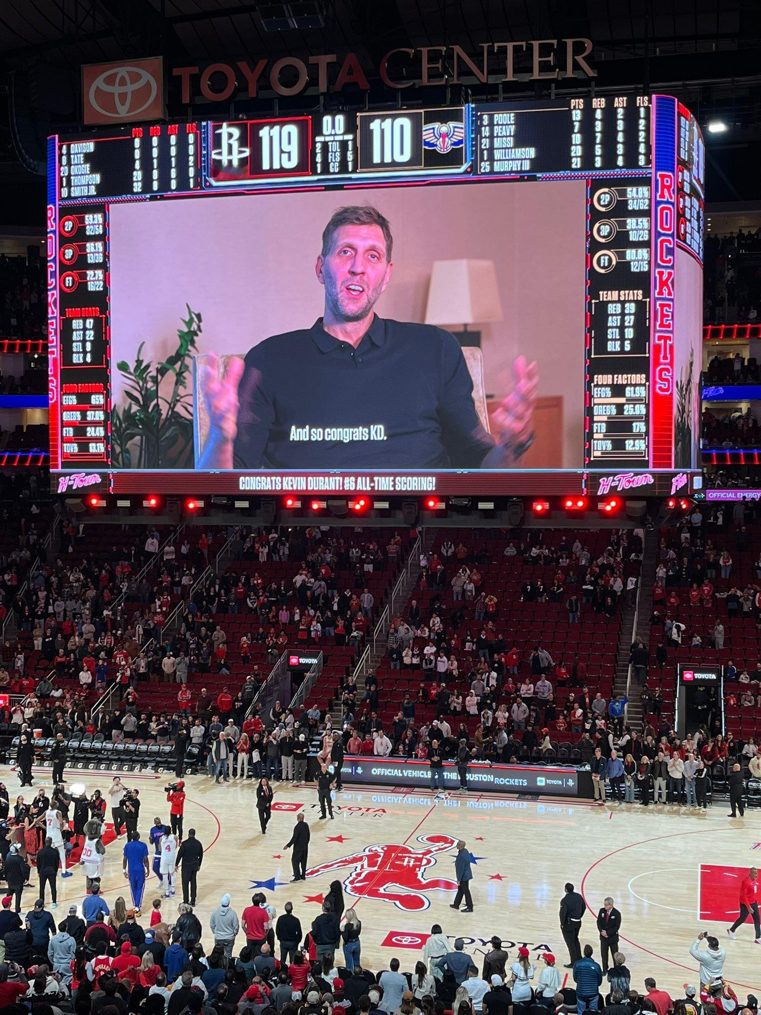 主场的排面火箭战胜鹈鹕杜兰特升至历史得分榜第6位