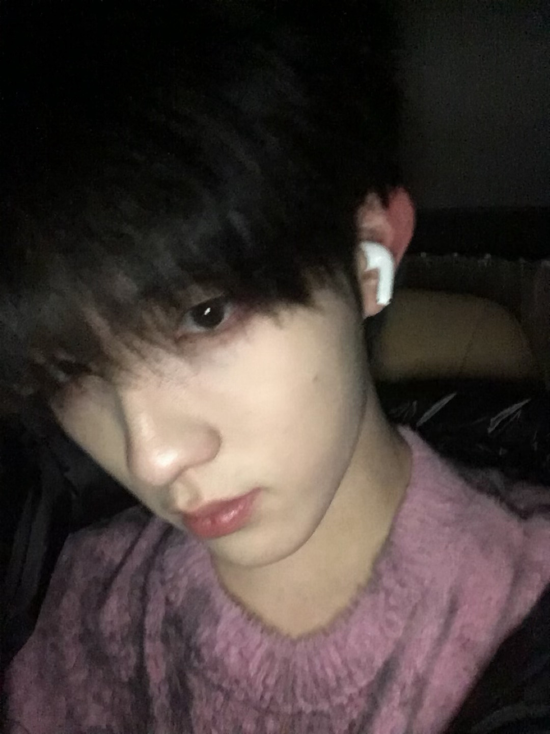 苏新皓粉色毛衣怼脸拍苏新皓粉色毛衣怼脸拍来啦！一大早看到自拍直接被帅清醒了呀~ 