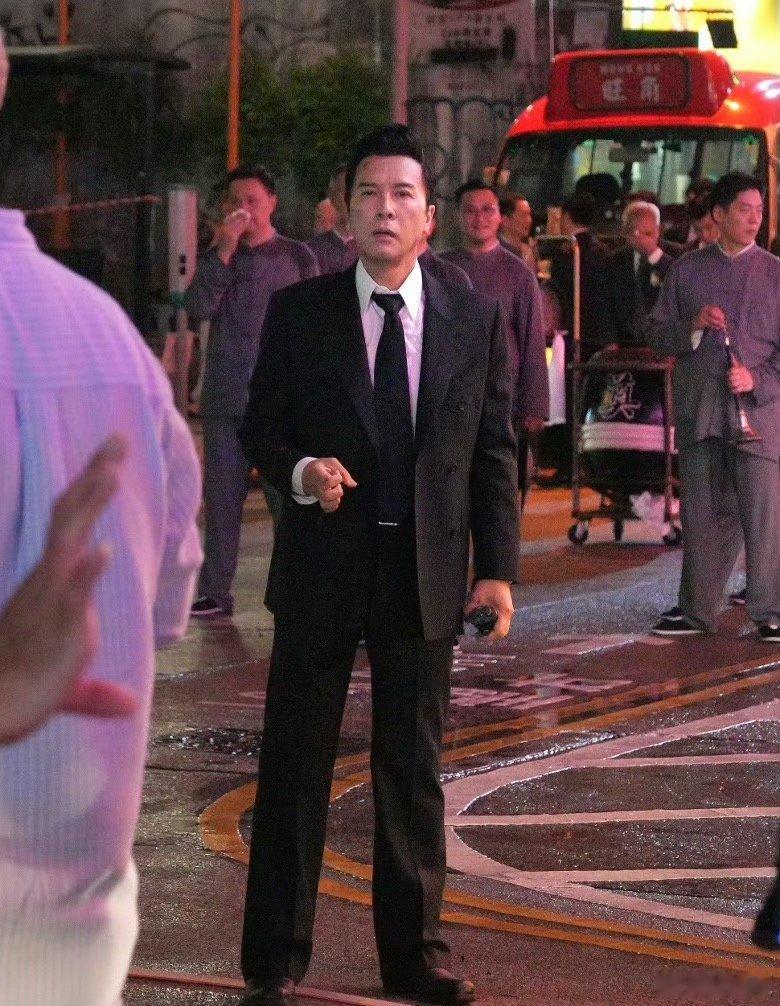 甄子丹自导自演的新片《凯恩》杀青 ，4月中开机，庄达菲、梅森·泰晤士、比尔·奈伊