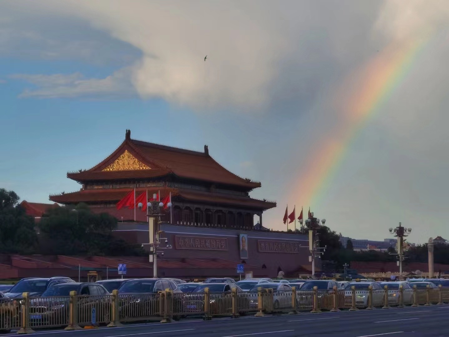 #彩虹# 今晚傍晚，具地雨后的彩虹🌈 ​​​