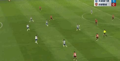 艾克森重现巅峰风采？[what]确实干得不错！中锋本色，淋漓尽致，或许这就是艾克