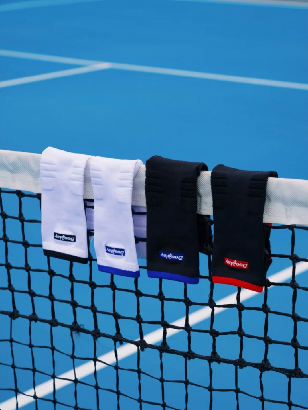 [ 双旦礼物🎁给大家抽个专业运动袜子吧 ]“转发”，元旦抽 1 位铁粉送上 3