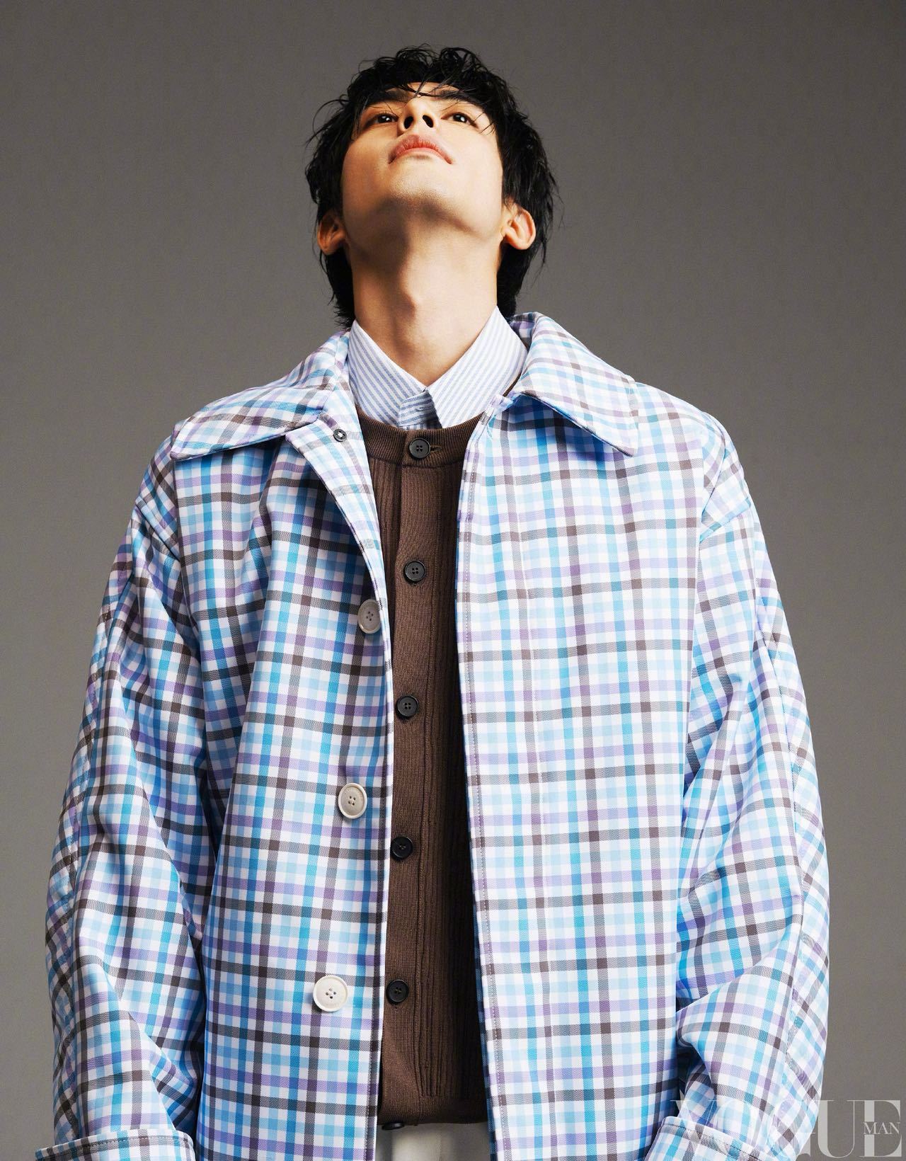 VOGUEMAN宋威龙三月刊封面宋威龙湿发造型  宋威龙VOGUEMAN三月刊封