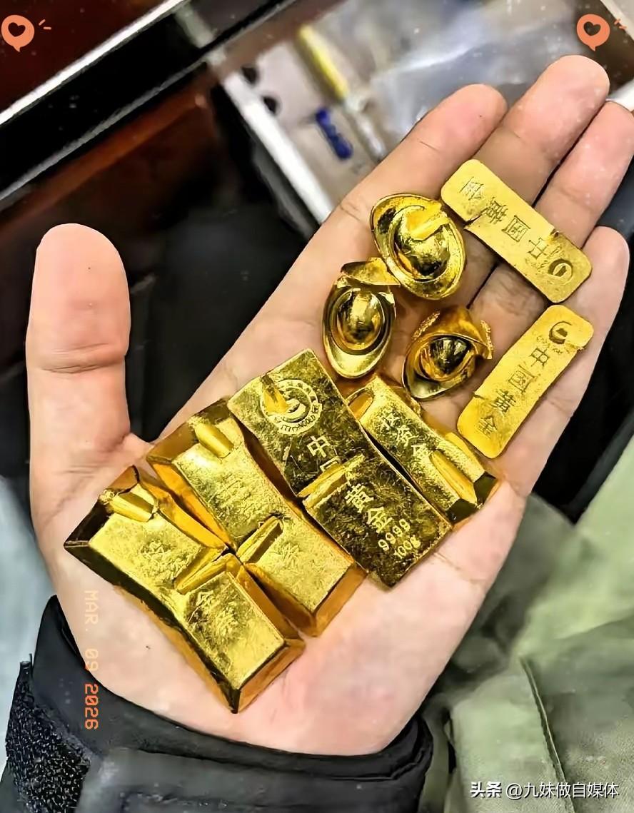 3月9日，就在今天
金价如脱缰的野马完全失控了
前天1133/克，昨天1204/