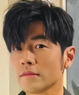 2026年3月25日，周杰伦第16张专辑《太阳之子》发行，其中歌曲《那天下雨了》