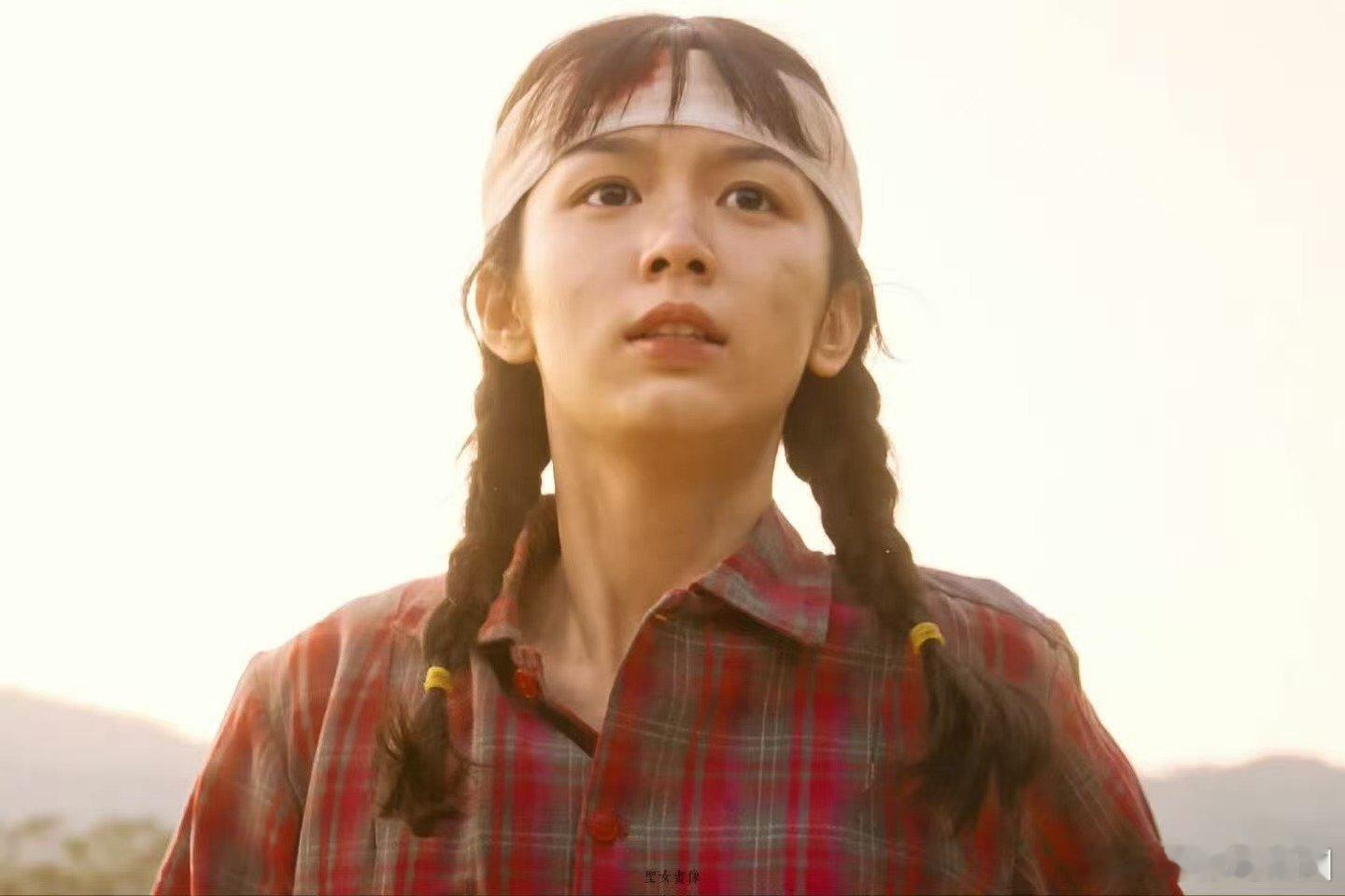 周也换头像周也换夏晓兰头像周也你好1983首播热度飙升真美女就是这么自信，周也大