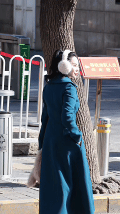 伊能静脸太紧致了 伊能静这状态真的太顶了，镜头怼这么近都扛得住，紧致的皮肤清晰的