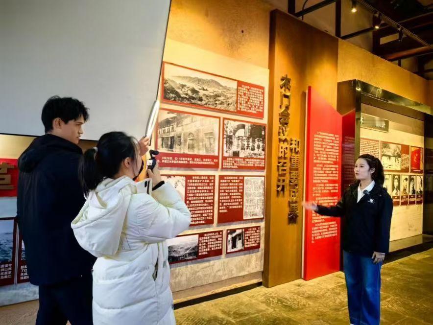 秦岭笑谈大学生寒假社会实践三下乡社会实践公益行三下乡青春三下乡曲阜师范大学 【青