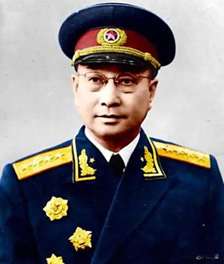 开国大将有十个，但陈赓，全世界就这一个。


一九六一年三月的上海，病房里不大热