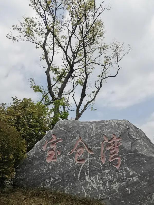 5岁女儿“溺亡”一年后，父亲在集市被一小乞丐抱住喊“爸爸”，他低头一看，瞬间泪崩