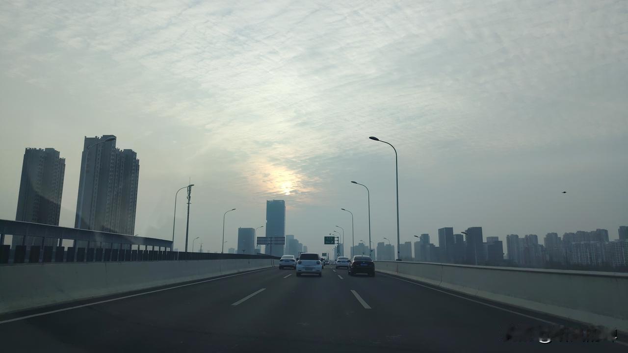 洗衣液、洗衣粉和皂粉，大家觉得这三种到底用哪个洗衣服更好呢？

我个人比较喜欢用