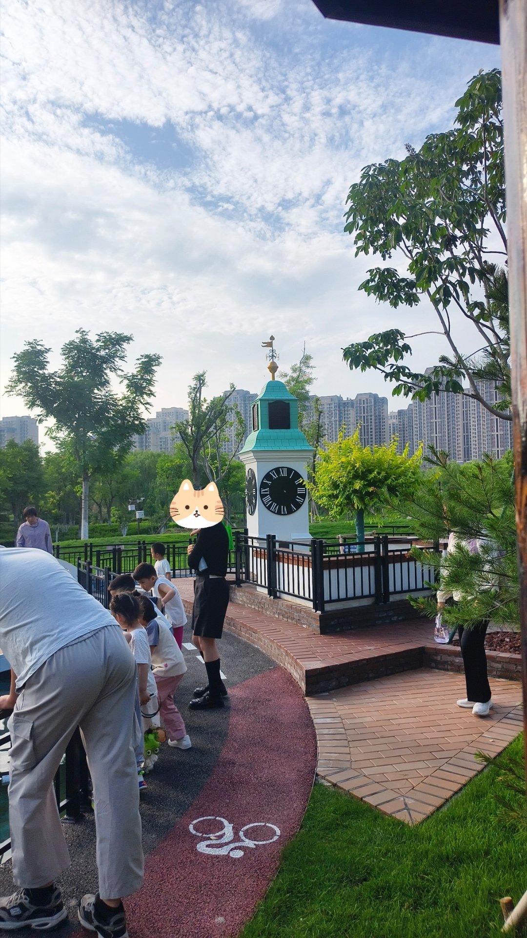 潍坊不满14周岁学生6月1日放假一天刚才我的遛娃搭子还给我发信息说我们今年可能也