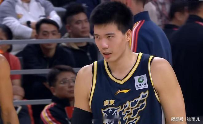 备受瞩目的CBA新赛季常规赛第四轮大战不断，近期关于实力强大的广州男篮以93-8