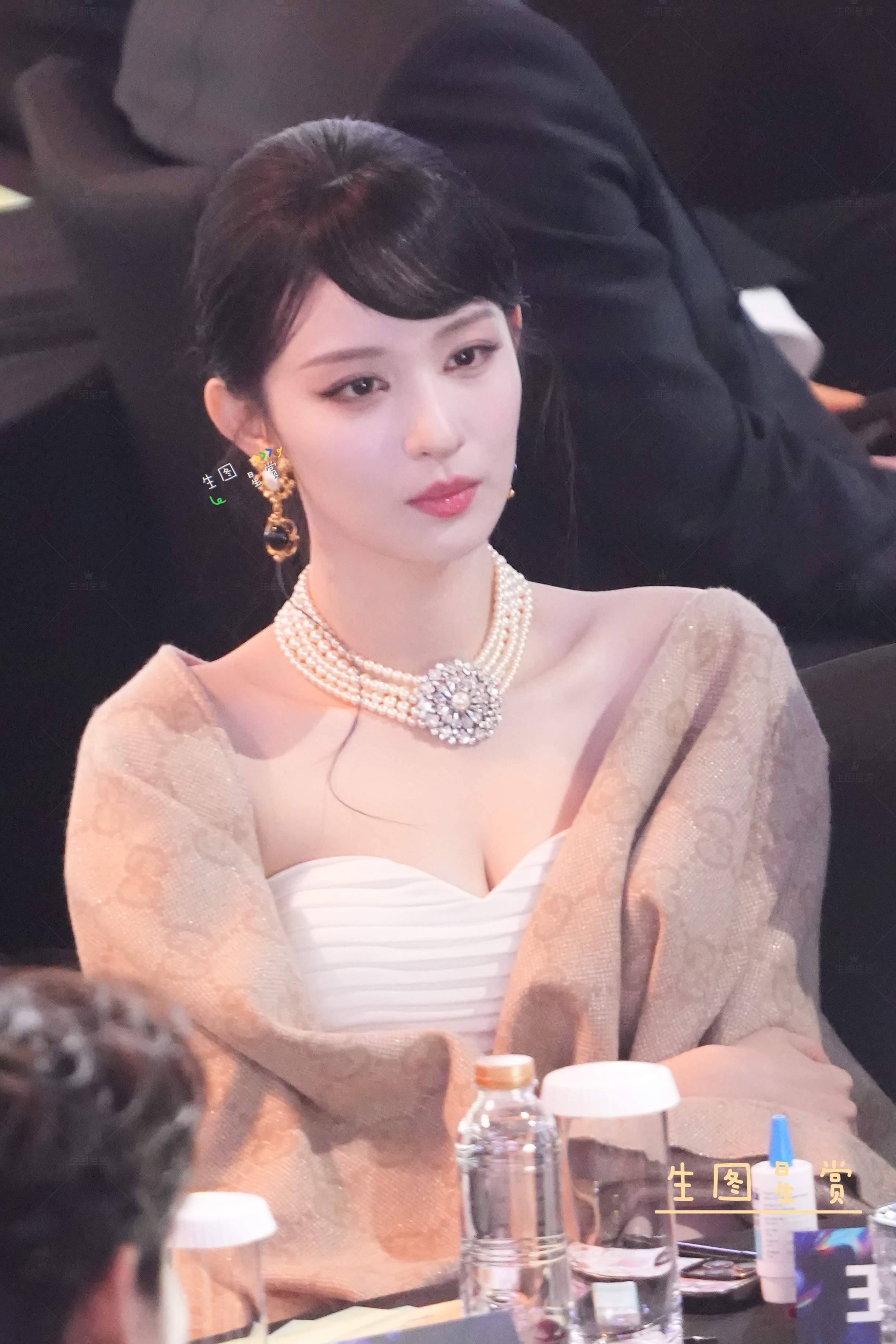 王楚然尖叫之夜内场坐席嘟嘴甜辣爆表的Chuan王楚然现役95顶美王楚然