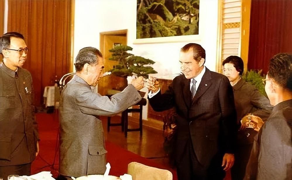 基辛格71年来访时，周总理因谈判罕见动怒，美方直言第一次遇到如此强势对手！
19