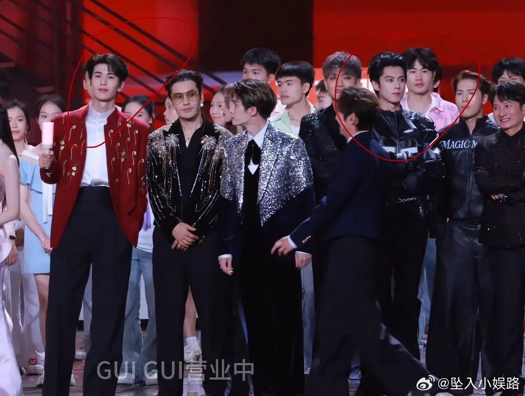 王鹤棣张凌赫最新一次同台 谁更帅 