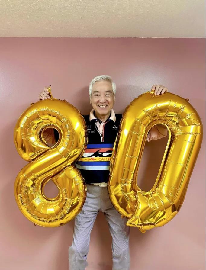 【秦沛80大寿 饮清酒举哑铃庆生】秦沛若没工作便返回加拿大生活的Paul哥，生于