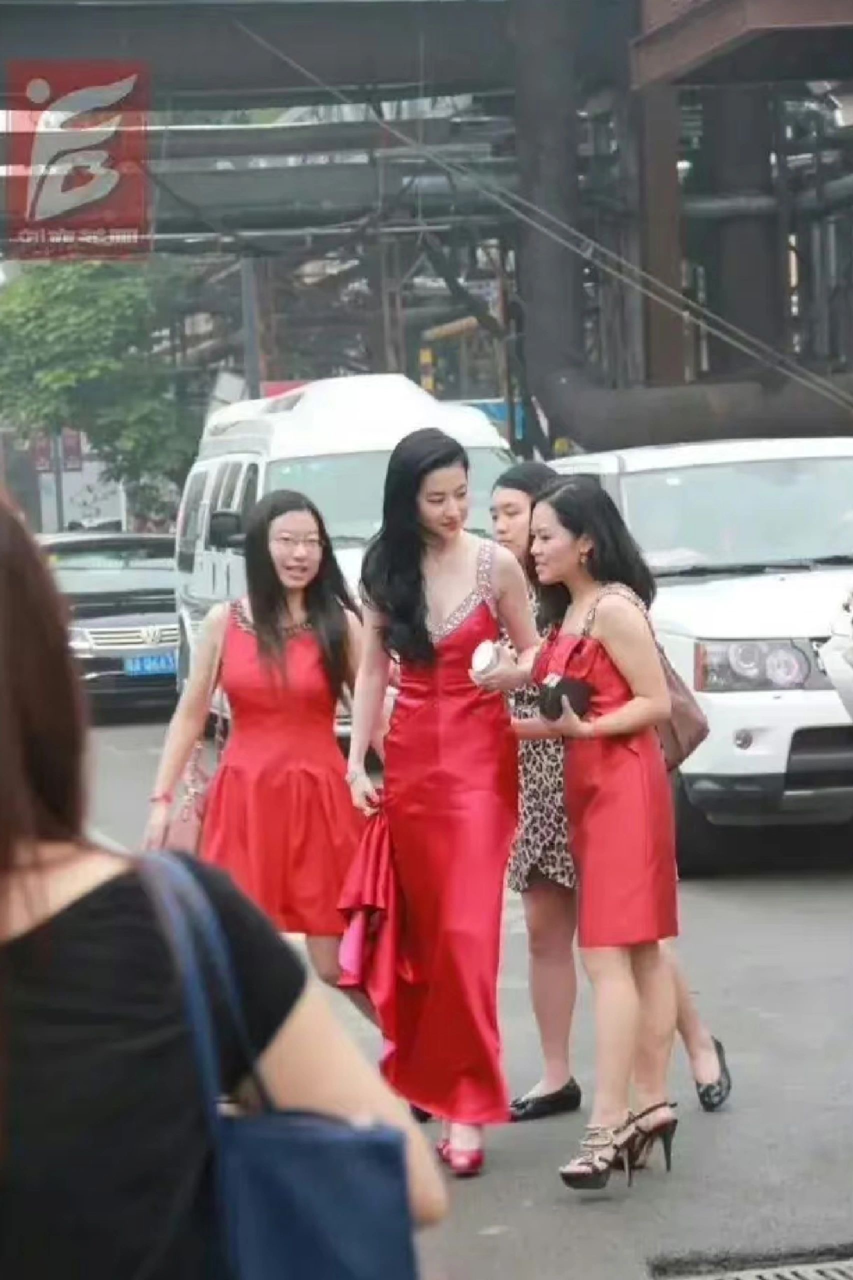 服了 明星跟素人真的不一样！！ ​​​