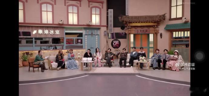 回忆杀预警！ALin直播被粉丝点歌，清唱《天若有情》全程无伴奏，纯净嗓音自带混响