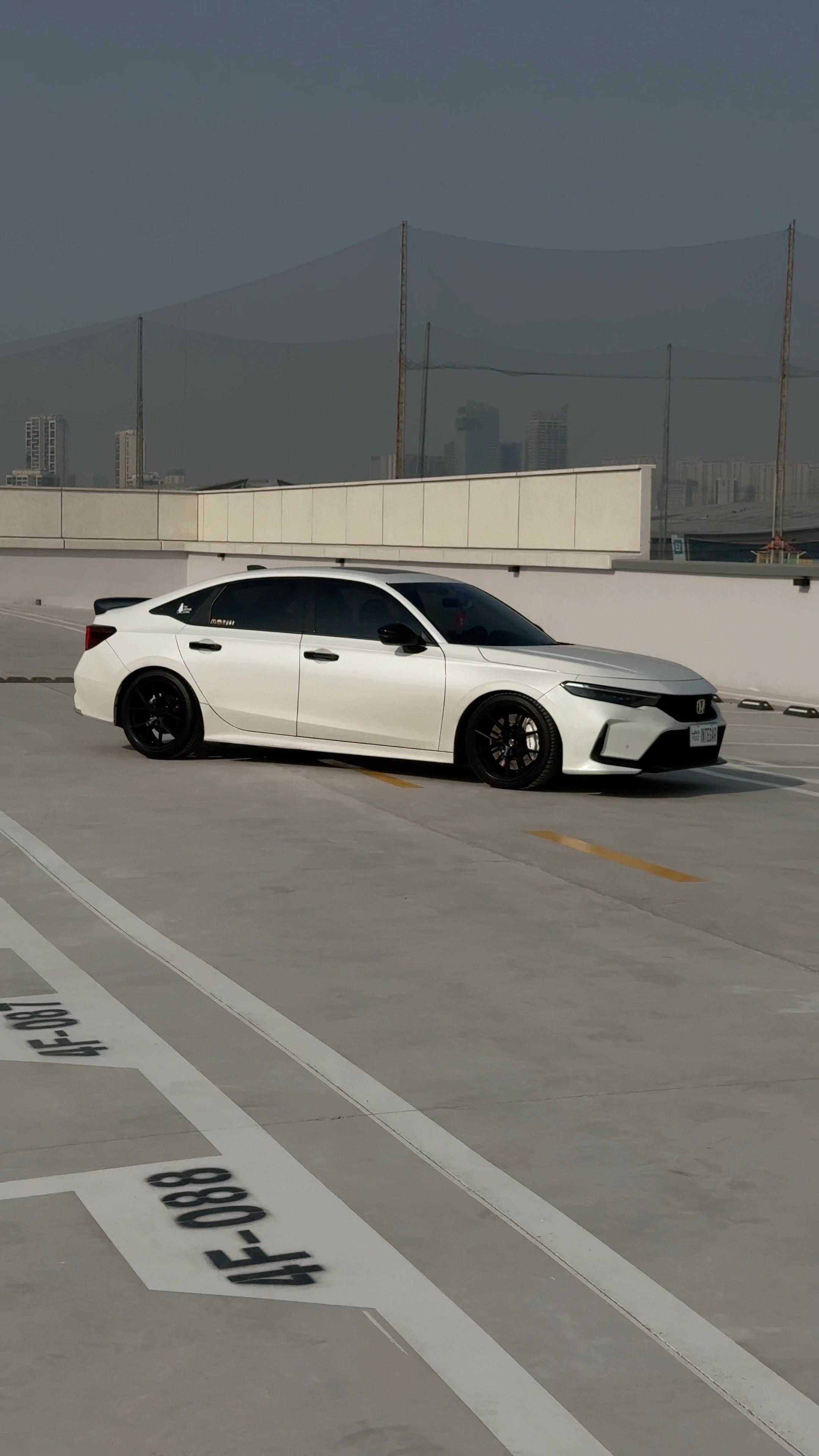 饿时馒头贵 饱时玫瑰香 知足才能常乐