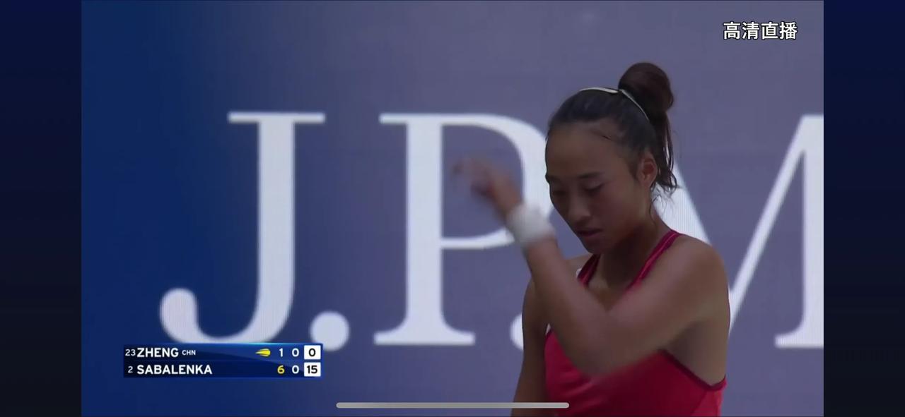 网球有約｜#美网2023# 女单四分之一决赛，中国一姐郑钦文在世界一姐炒皇面前不