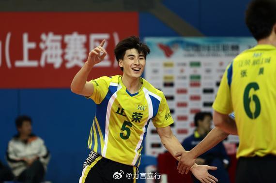 于垚辰95年出生，作为二传其实还是当打之年，尤其像国外很多攻手都能打到35岁以上