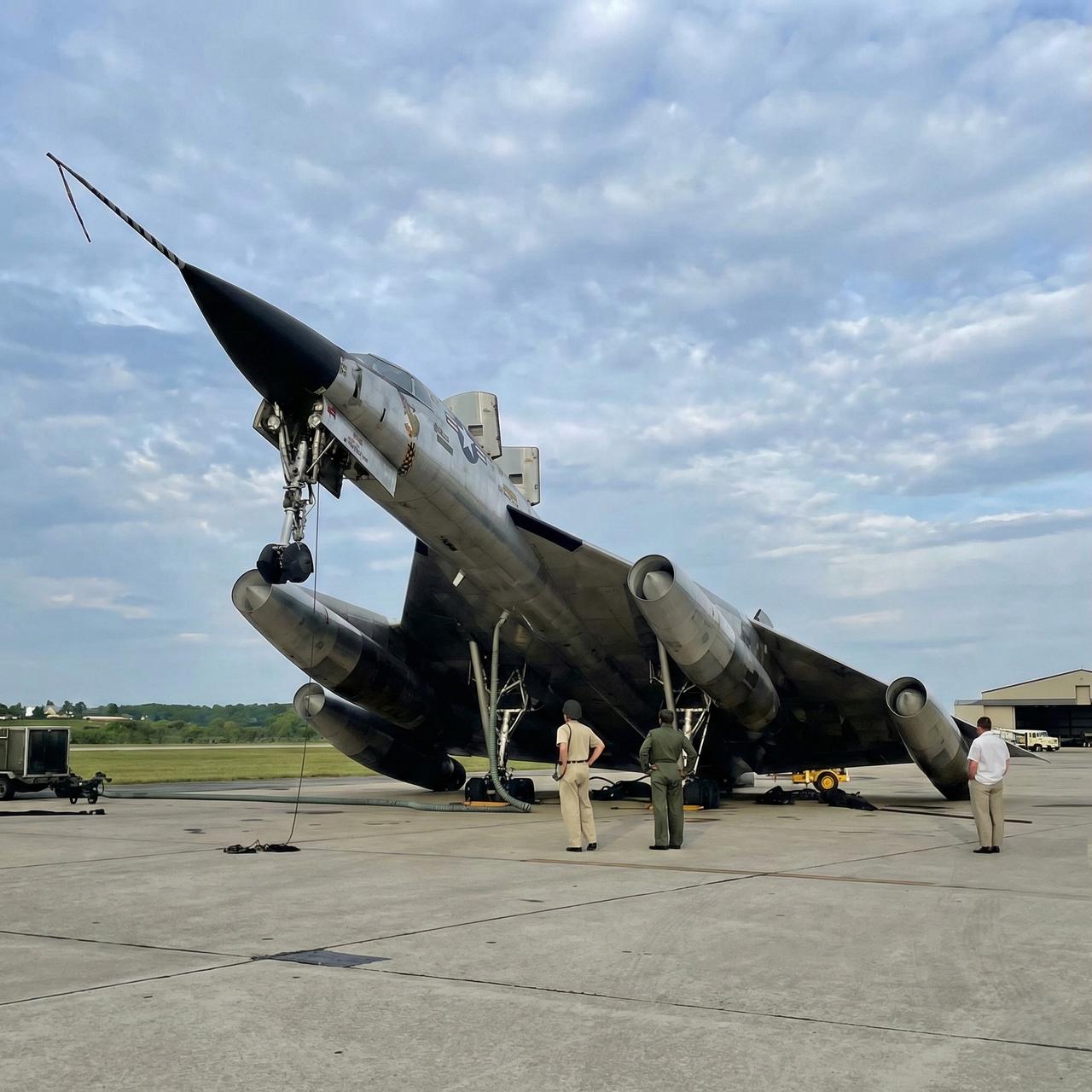 难得一见的场面，B-58“盗贼”轰炸机的加油事故。

B-58“盗贼”轰炸机是第