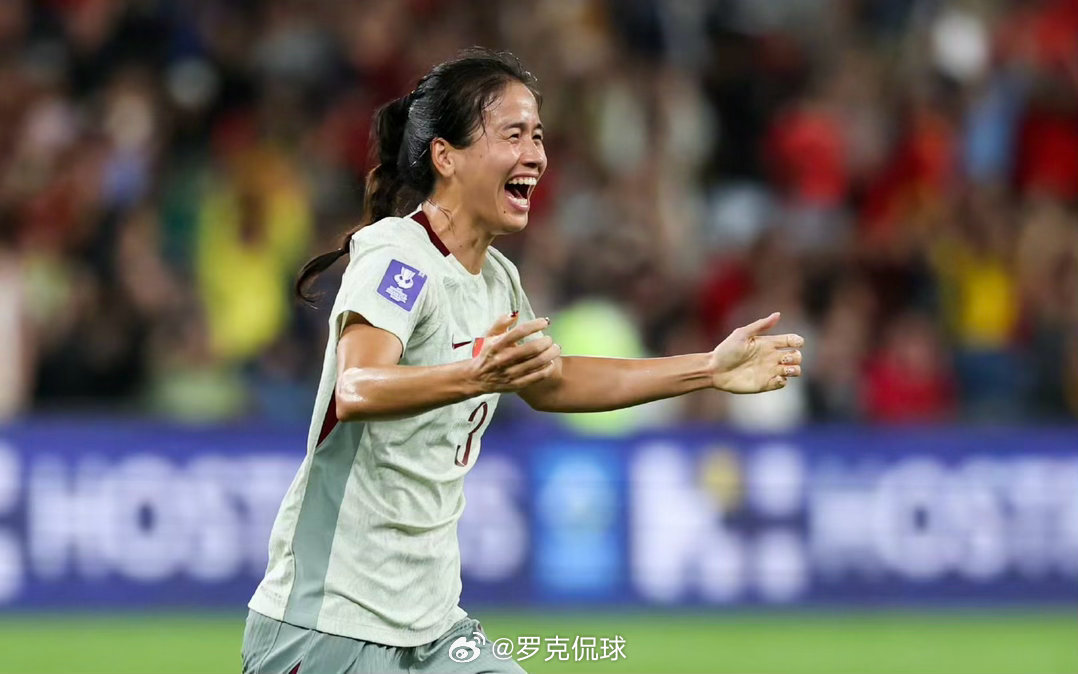 老罗知道女足是个大坑，所以没碰，有问题吗？女足亚洲杯1/4决赛，中国女足经过12