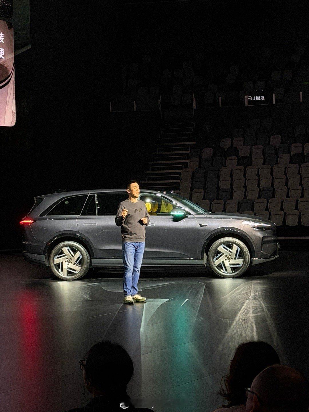 深夜再聊聊L80吧，真的它不止是一台大五座SUV，它是把各年龄段对于大五座需求的