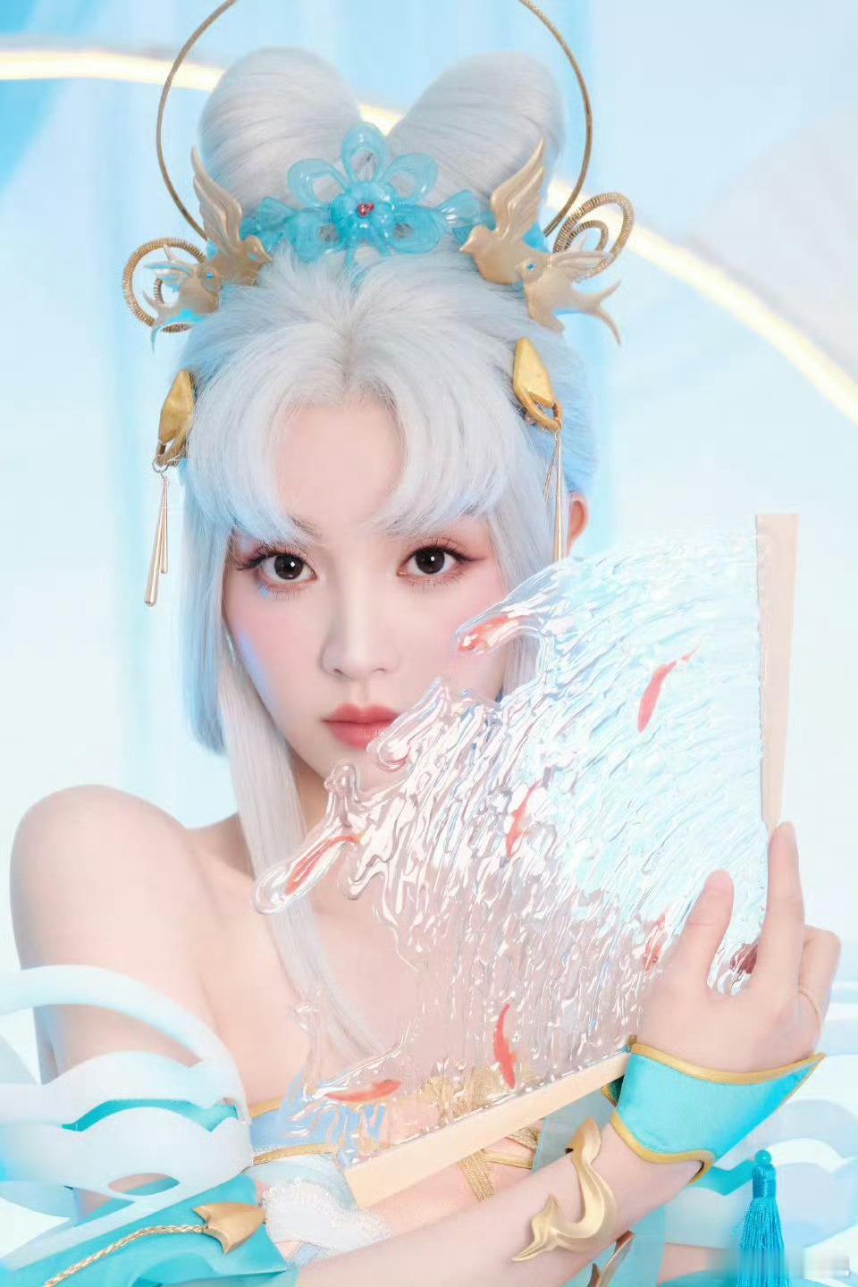 田曦薇这张脸太绝了！站在那都是很耀眼的存在啊！！！ ​​​