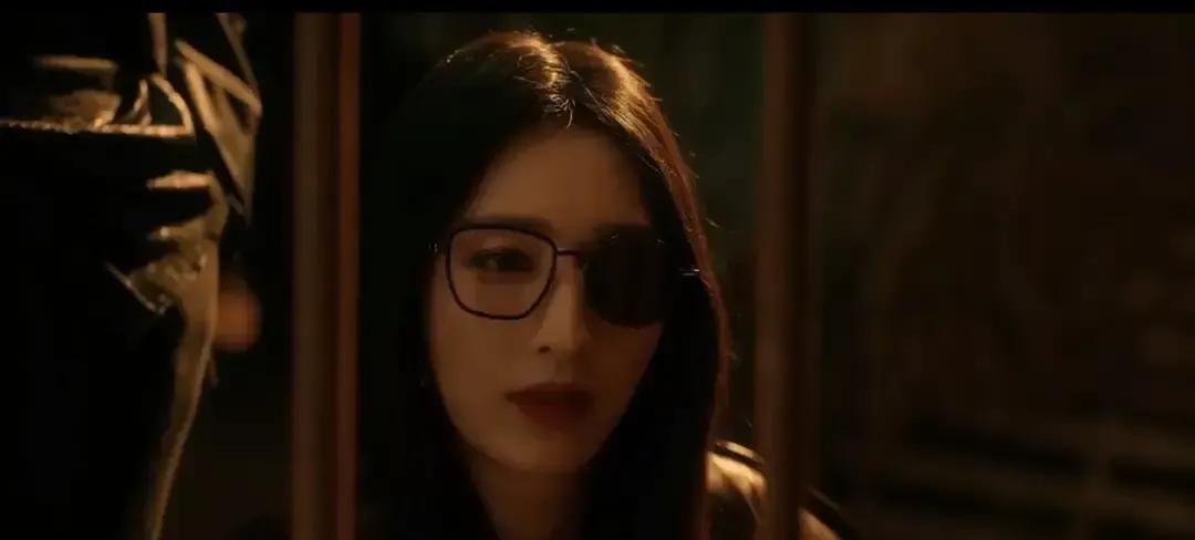 张俪在直播里说自己演林喜柔差点崩溃，因为角色根本不是人。
她一开始把脸扭成表情包