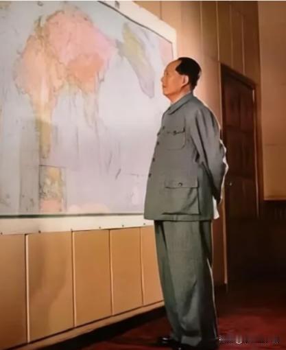 1951年，10万志愿军被美军包饺子，一向淡定自若的彭老总心急如焚连忙向毛主席求