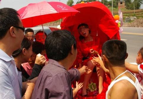 城里女孩别嫁偏僻的农村！除非你真的能接受农村的习俗！我就是一个例子，恋爱谈了四年