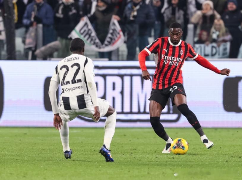 欧洲足球记者安迪·布拉塞尔日前作客talkSPORT电台节目，他呼吁图赫尔考虑将