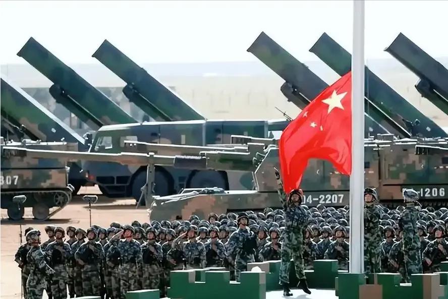 目前中国陆军是不是有点少？这么说吧，中国要是再扩兵，美国国防部就睡不着了，生怕中