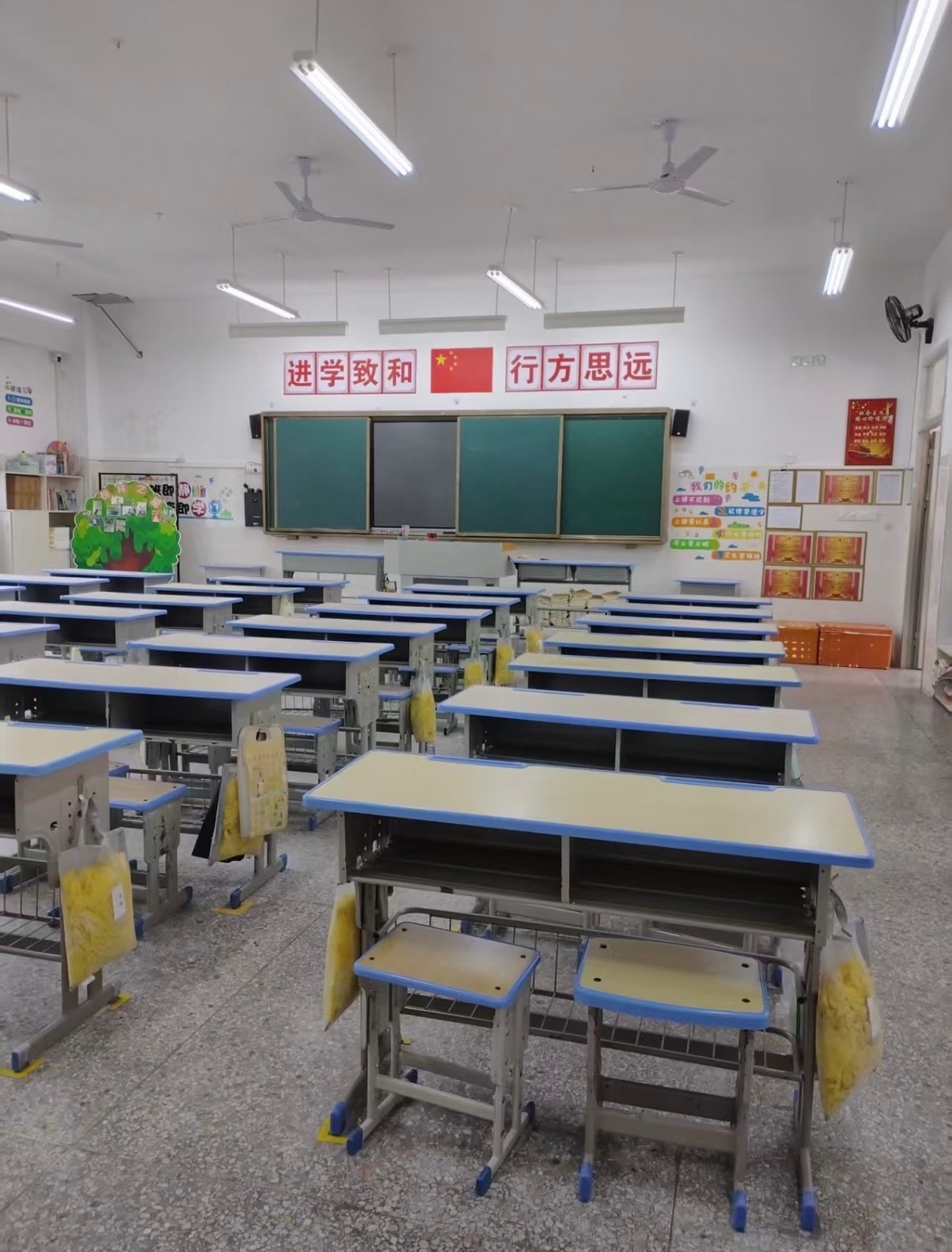家长群 教师负担 家长群本来是为了让沟通更方便，结果现在有时候反而把事情搞复杂了