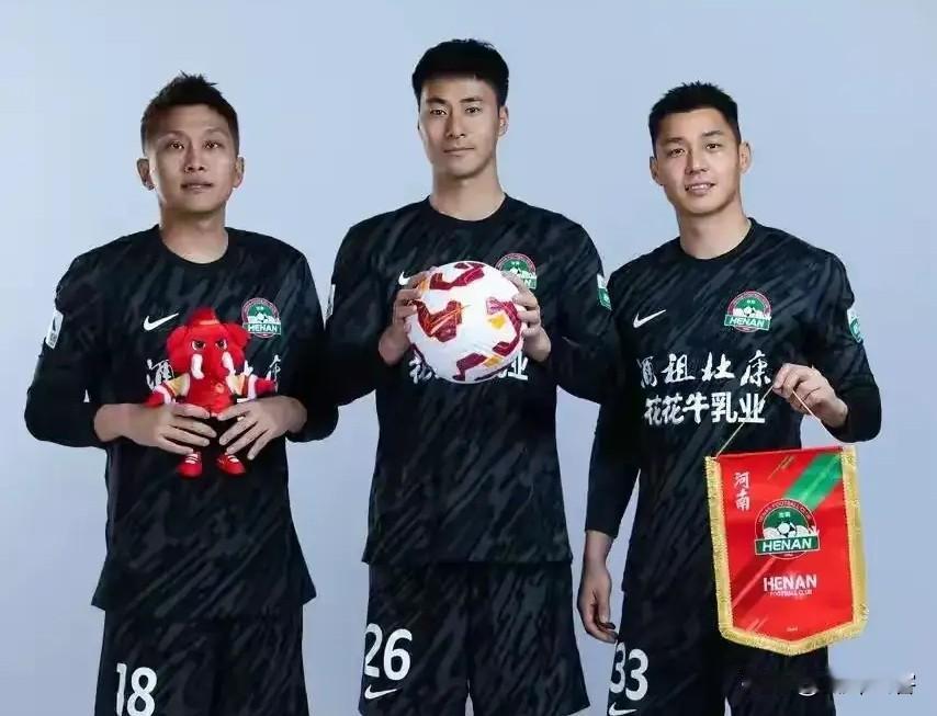 王国明续约，史成龙续约，徐嘉敏目前仍处于养伤阶段，这也意味着史成龙将会晋升为球队