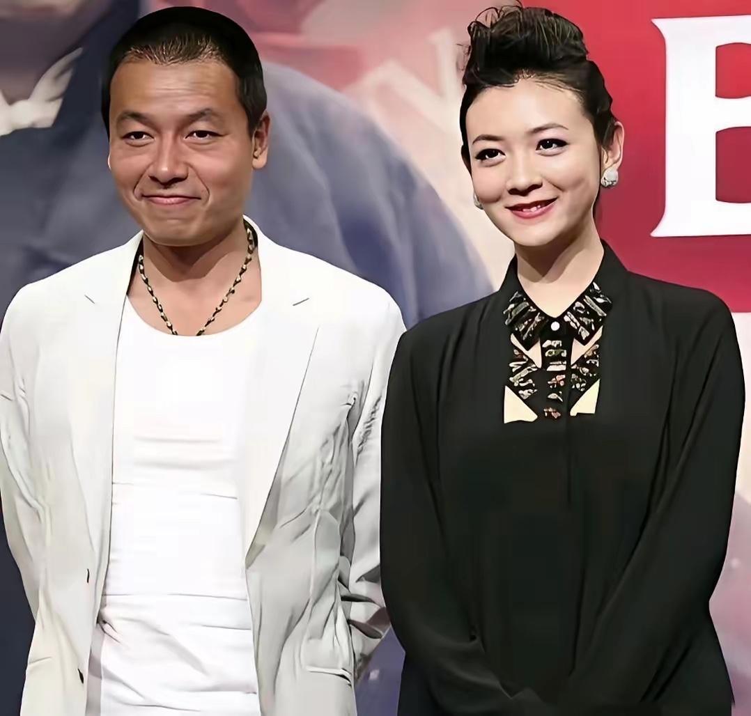 没想到吧，他俩居然是夫妻！
男方很多人应该眼熟，经常在电视剧里看到他，身高1米8