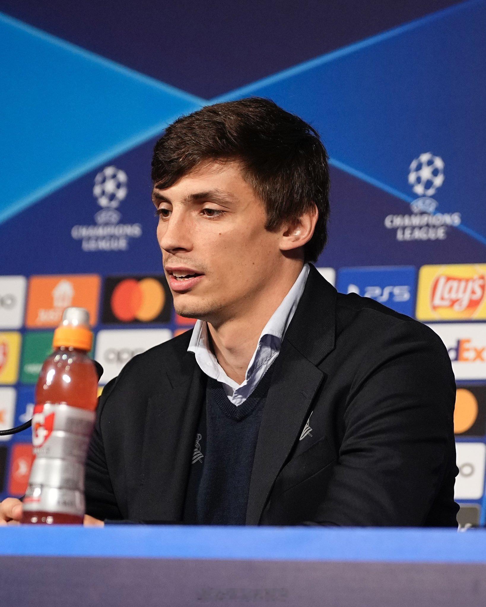 勒诺尔芒预计花费3000到3200万欧元。马竞正在就加兰和皇家社会谈判，他的身价