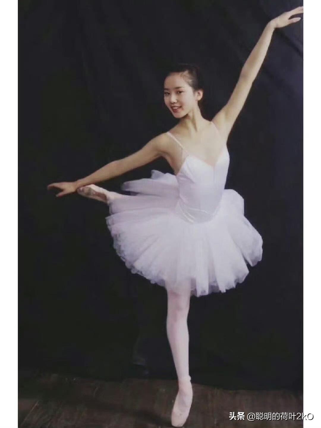 北舞时期的刘诗诗，青涩感满满，太美了