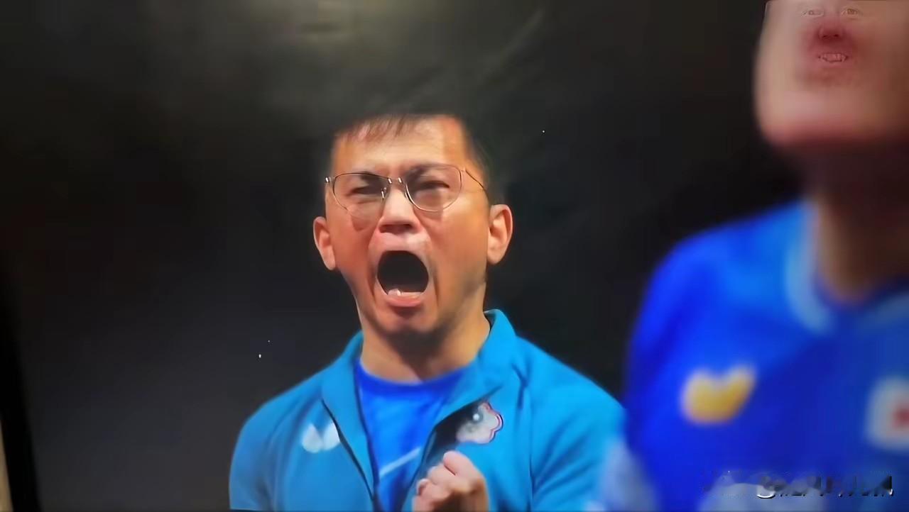 运动员中，张本智和的吼功了得，这是公认的。但多哈冠军赛中，林昀儒教练王翊泽的吼功