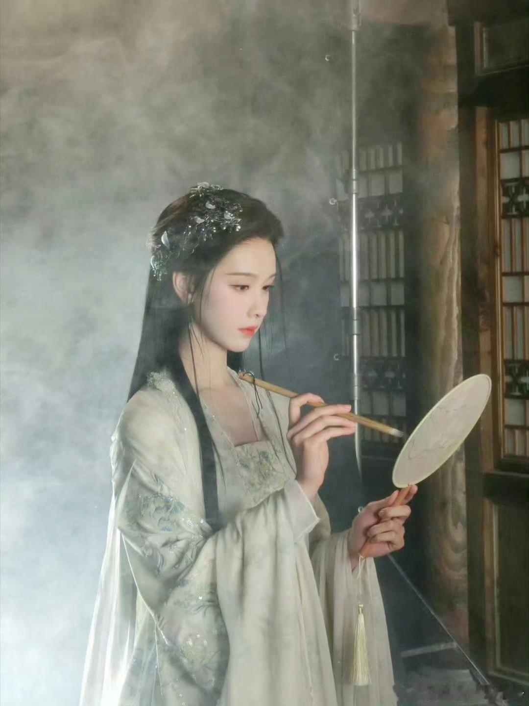 🍉网传《不醒》由陈都灵王鹤棣（排名不分先后）出演，你期待吗？ 