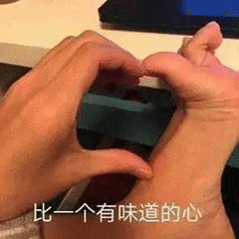 女子亲宝宝脚丫嘴唇肿成香肠我老公也喜欢亲好大儿的脚丫子，我就不行，就算是我亲生的