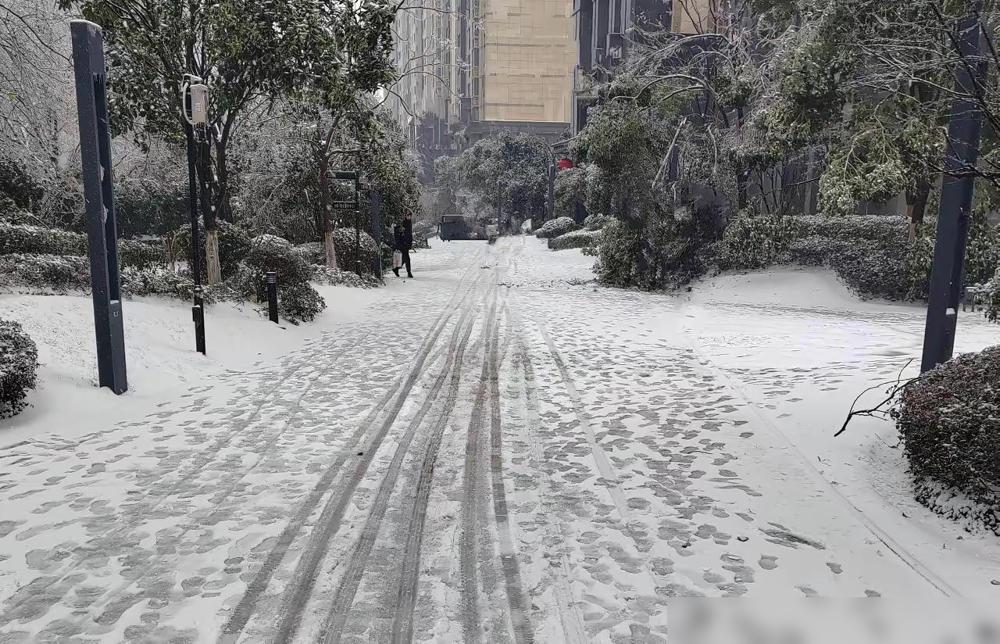 去年正月的几滴眼泪，哭残了一个顺遂的家。

在此之前，姐姐家是标准的“运势样板房